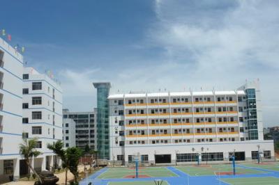 重慶萬州三峽服裝藝術學校綜合樓