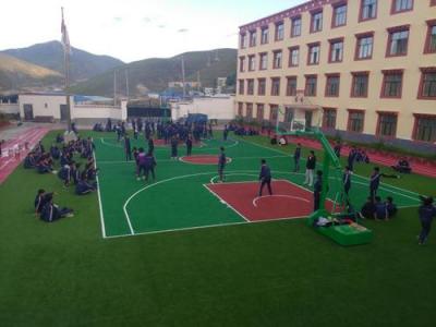 迪慶州民族中等專業學校-足球場
