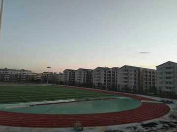 南充理工學(xué)校操場