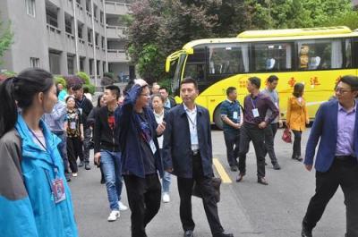 成都電子信息學(xué)校校園