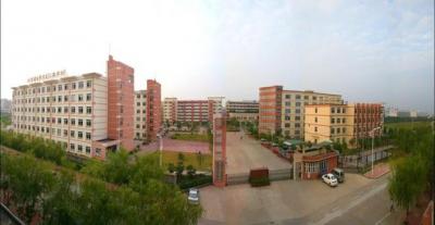 成都電子信息學(xué)校校園