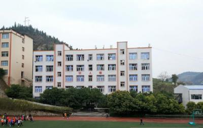 重慶渝州車輛工程技術學校校園一角