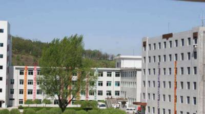 潼南縣遠榮中等職業學校校園一角