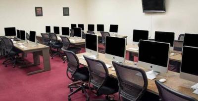 安順第三中學機房