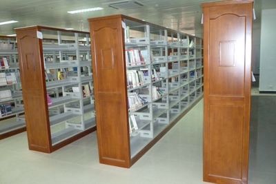 貴陽市第十中學閱覽室