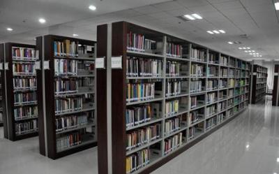 松桃民族中學圖書室