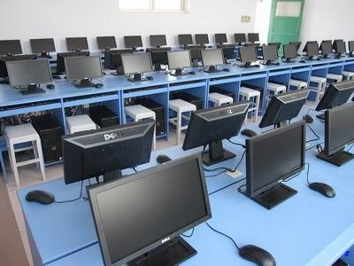 貴陽樂灣國際實驗學校機房