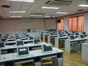 貴州省畢節市第六中學機房