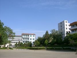 畢節市第六中學校園
