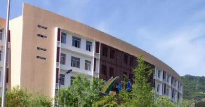 六枝特區(qū)第七中學(xué)綜合樓