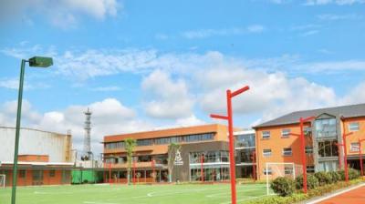 云師大附屬世紀(jì)金源學(xué)校-----足球場(chǎng)