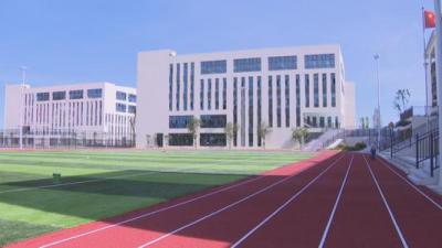 昭通學院附屬中學----足球場教學樓