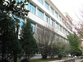 安順市第一高級中學校園