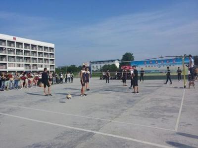 射洪旅游中等職業(yè)技術(shù)學(xué)校排球場(chǎng)