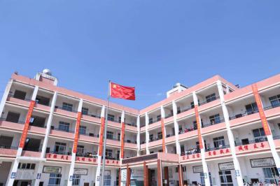 云南西點祿勸實驗中學教學2021年宿舍條件