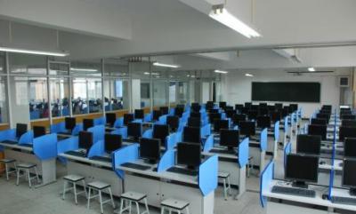 重慶奉節中學機房