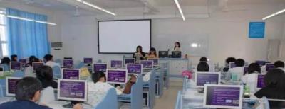 成都市中山職業(yè)技術(shù)學(xué)校機(jī)房