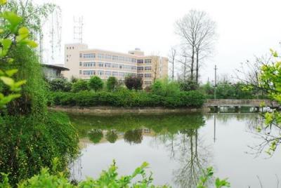 成都龍泉職業技術學校