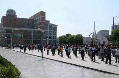 新津縣第三中學校園活動