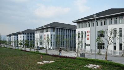 重慶化工職業(yè)學(xué)院五年制大專宿舍樓