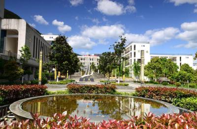 酉陽民族師范學校五年制大專一角