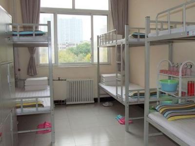 成都百年農工子弟職業學校宿舍條件