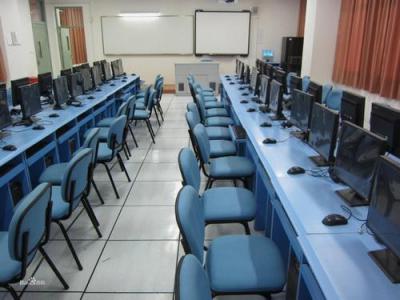 重慶市三峽衛生學校五年制大專機房