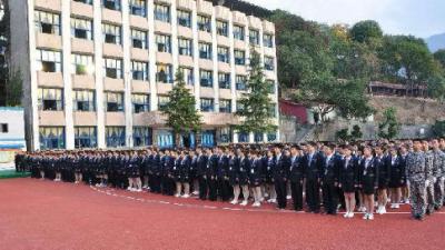 重慶五一高級技工學校五年制大專分數線