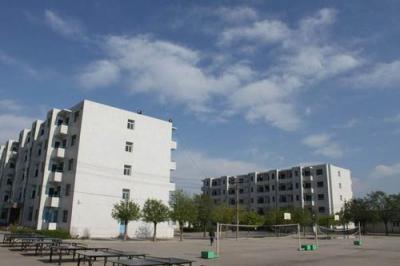 重慶市永川職業教育中心五年制大專學校學費