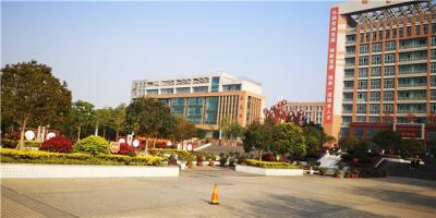 重慶市萬盛職業教育中心五年制大專學校學費