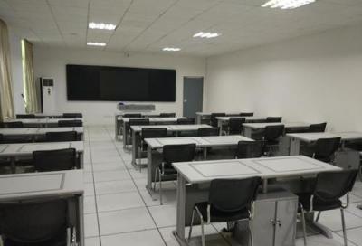 重慶市黔江區民族職業教育中心五年制大專教室