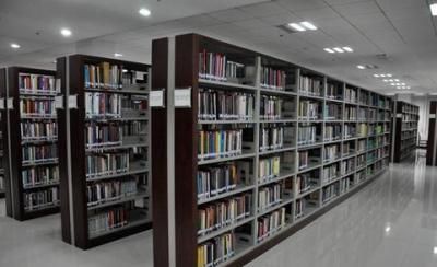重慶機械電子高級技工學校五年制大專圖書室