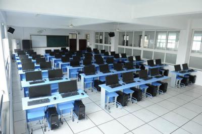 重慶幼兒師范高等專科學校五年制大專機房