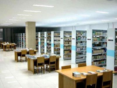 重慶電信職業(yè)學院五年制大專閱覽室