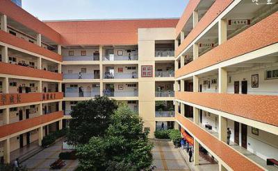 成都機投中學教學樓