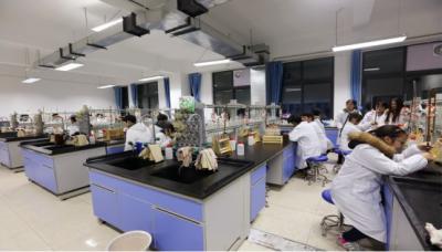 邛崍市強項中學實驗室