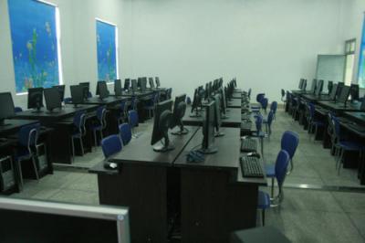 宣威第五中學機房