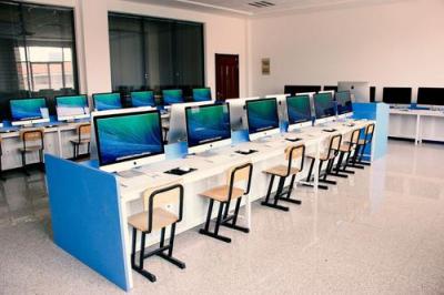 甕安鴻翔中等職業技術學校機房