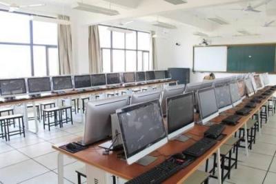 貴州中醫藥職業學校機房