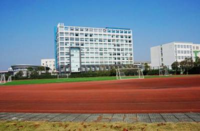 徐州生物工程職業(yè)技術(shù)學(xué)院足球場(chǎng)