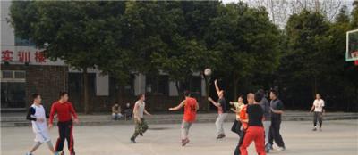 東星航空旅游專修學院五年制大專籃球場