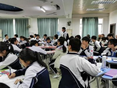 漢濱新建中等職業(yè)技術(shù)學(xué)校教室