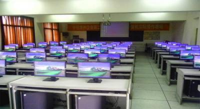 西安建筑工程技師學院機房