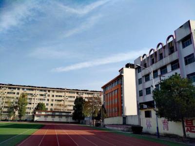 大河坎中學怎么樣、好不好