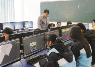 寶雞三和職業學院五年制大專機房