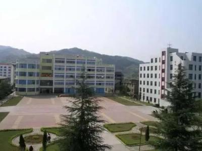 天柱縣第二中學2021年招生簡章