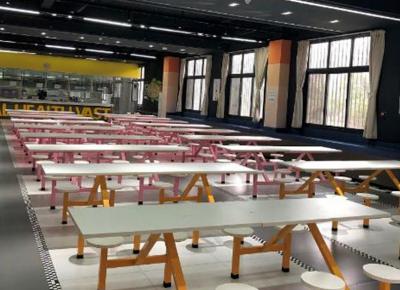 貴陽(yáng)劍橋?qū)W校食堂